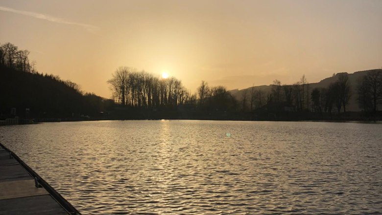 Sonnenuntergang im Hafen Krummnußbaum, © Schiffsführerschule Ing. Karl Hell