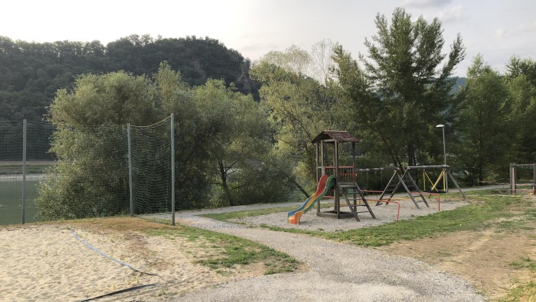 Spielplatz an der Donau beim Restaurant, © Donau NÖ Tourismus GmbH