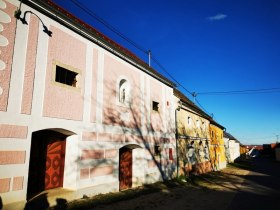 Eine Kellergassenführung in Straning ist sehr empfehlenswert, © Weinstraße Weinviertel West