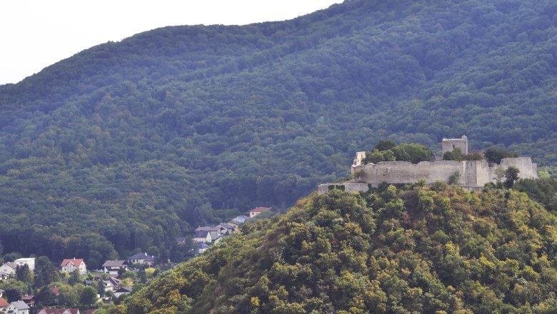 Blick auf den Schlossberg Hainburg, © Donau Niederösterreich, Steve Haider