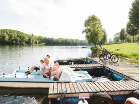 Entspannung in Weitenegg beim Tretbootfahren, © Stefan Fürtbauer