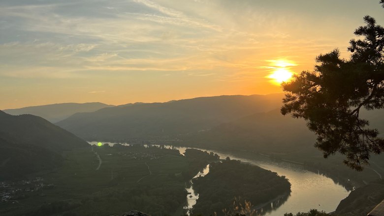 Untergehende Sonne bei der Dürnsteiner Kanzel, © Fesslhütte/Familie Mang