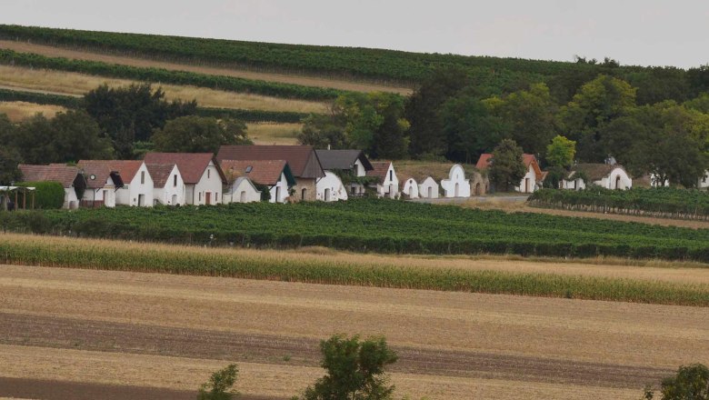 Kellergasse Prellenkirchen, © Donau NÖ Tourismus, Steve Haider