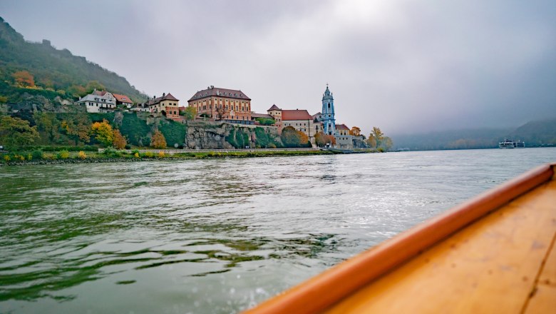 Wachau-Zille auf der Donau vor Dürnstein, © Wachau-Zille Familie Mang