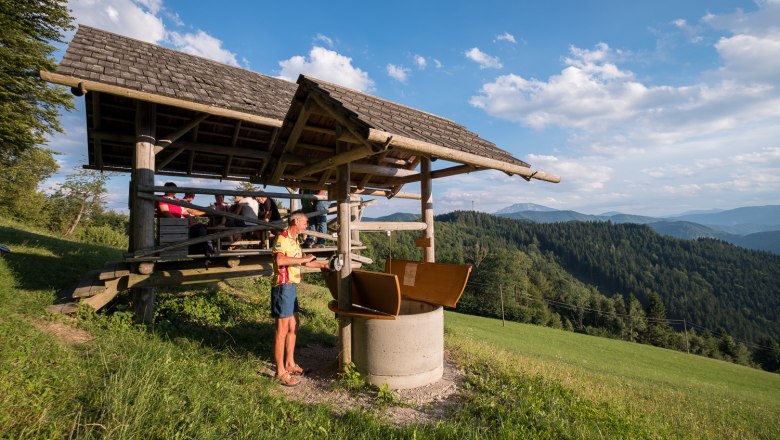 Aussichtsturm und Trinkbrunnen (Fuchs-Sagen-Wanderweg), © Gemeinde St. Anton/J.