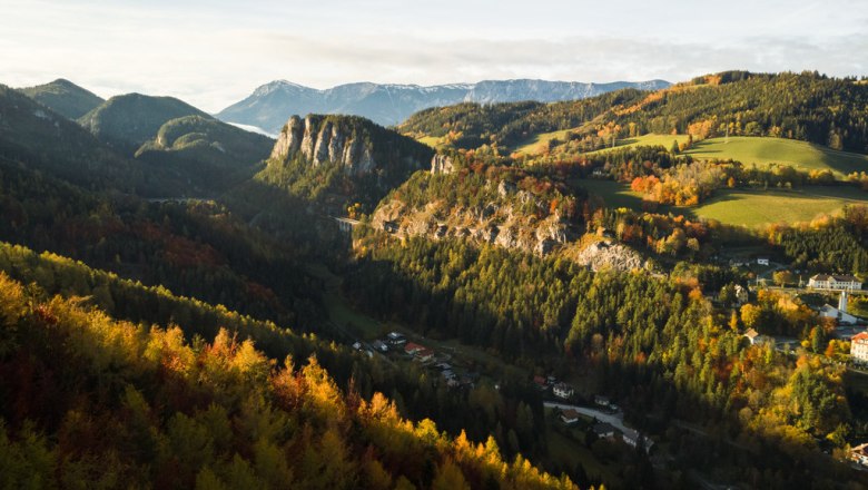 Semmeringbahn & Pollereswand, © Wiener Alpen/Martin Fülöp