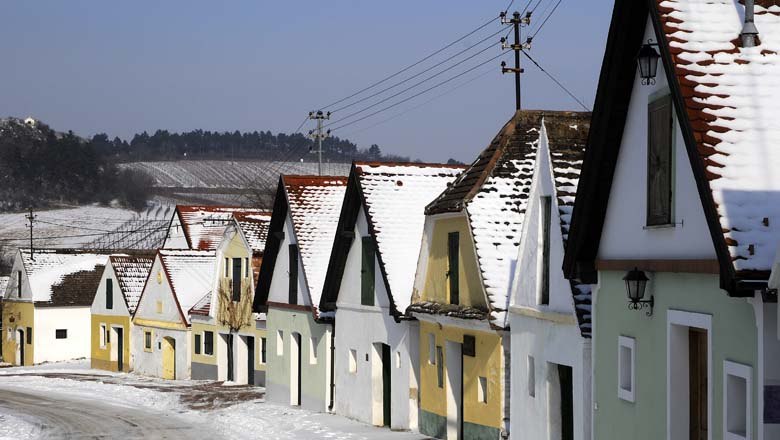 Kellergasse im Winter, © Weinviertel Tourismus / Mandl