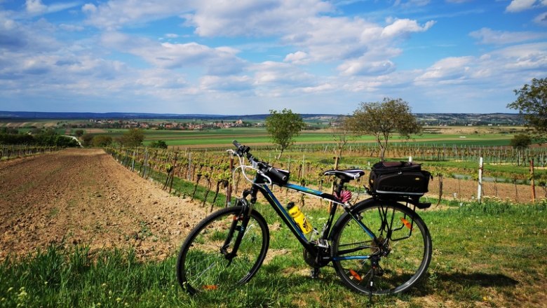 Brunnenhäuserl mit Aussicht, © Weinstraße Weinviertel