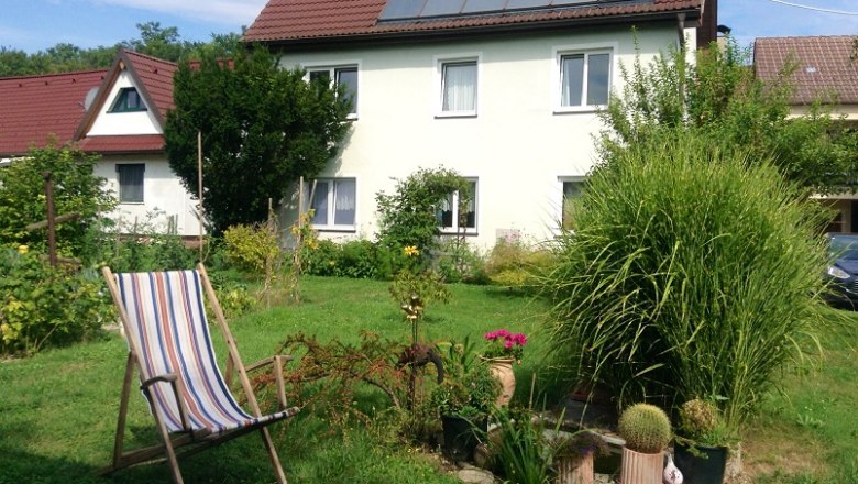 Hausansicht mit Garten, © Familie Maier