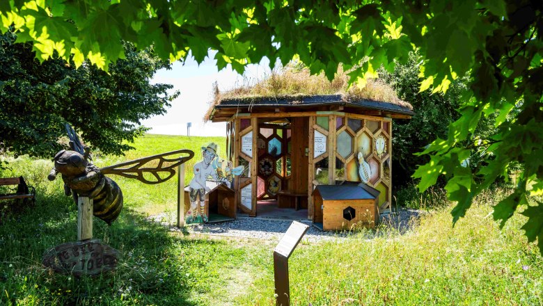 Bienenpavillion im Bienenpark Klein-Pöchlarn, © Robert Herbst