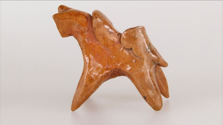 Saddled jousting horse made of clay, © Landessammlungen Niederösterreich, UF-23.000