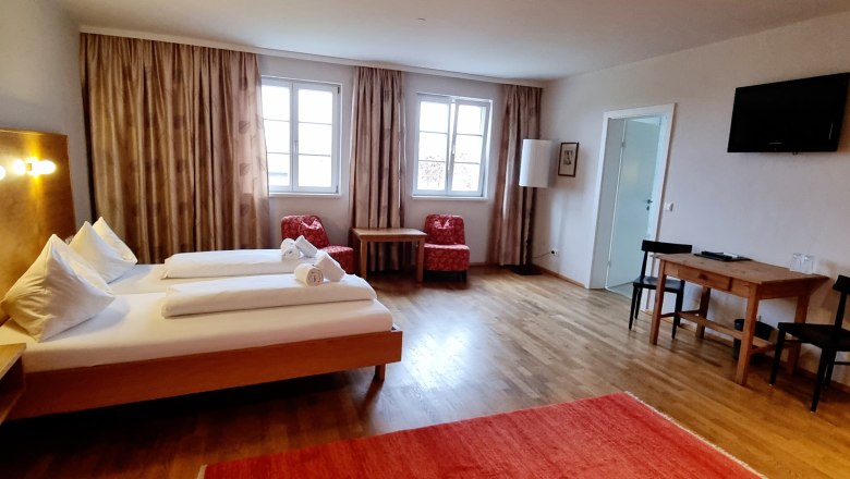 Juniorsuite im ersten Stock kleiner, © Jasmin Koberstein-Schwarz,  Wirtshaus Leindl