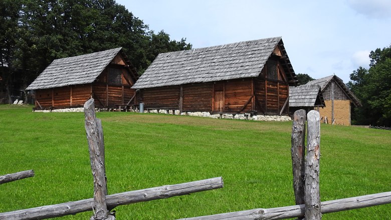 Open-air museum with reconstructed Iron Age houses, © Wolfgang Lobisser