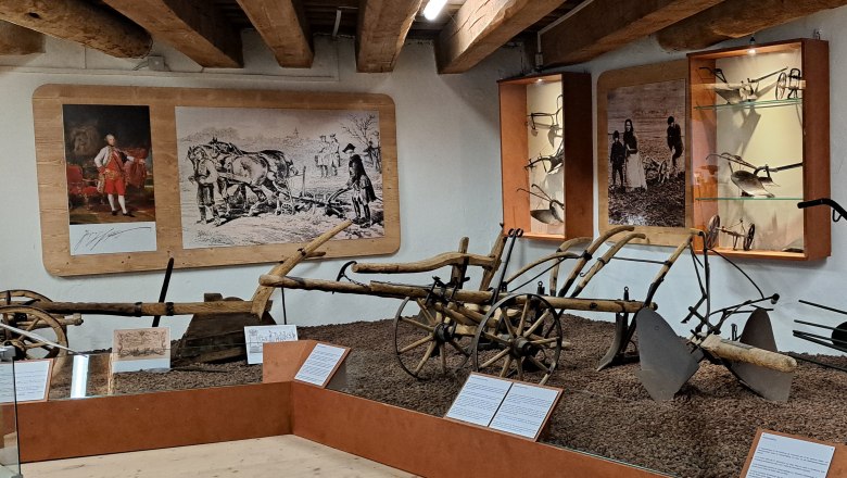 Ausstellung Vom Spaten zum Motorpflug im ÖLM, © Schloss Leiben GmbH