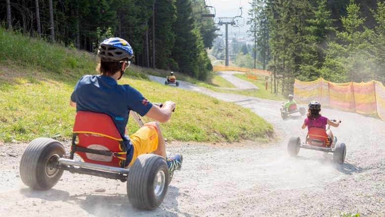 Mountaincart-Spaß in Mönichkirchen, © Erlebnisalm Mönichkirchen-Mariensee GmbH, Fotograf und Fee