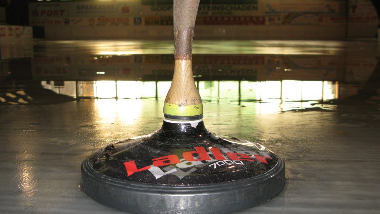 Eisstockschießen in der Eishalle, © Naturfreunde St. Pölten