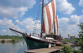 Hundertwasserschiff "Regentag", © Stadtgemeinde Tulln