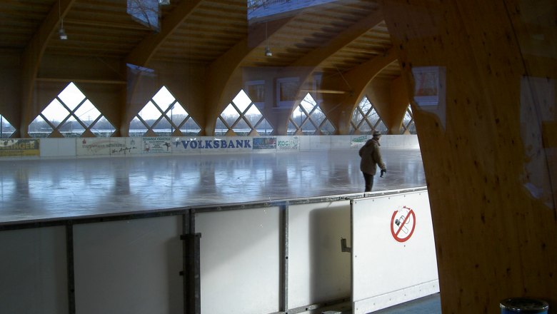 Überdachte Kunsteisbahn, © Kunsteisbahn Traiskirchen