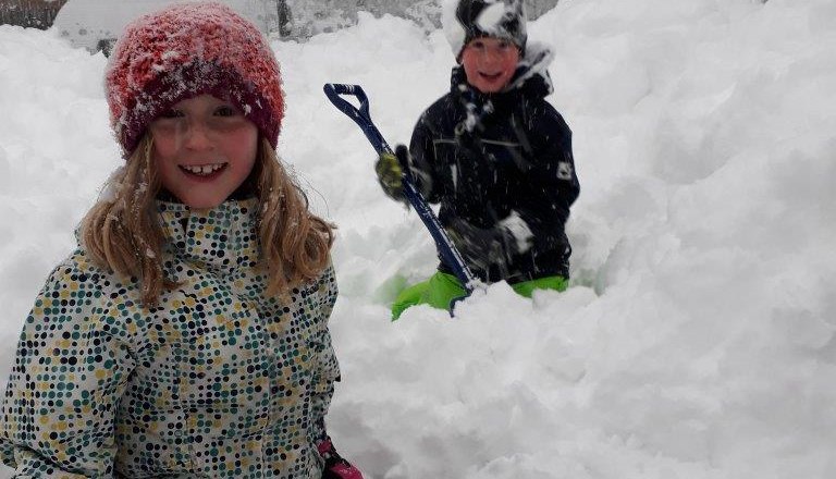 Spielen im Schnee, © Fa. Mayr