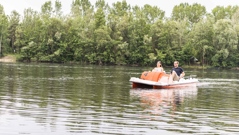 Tretbootfahrt am Donausee in Weitenegg, © Robert Herbst