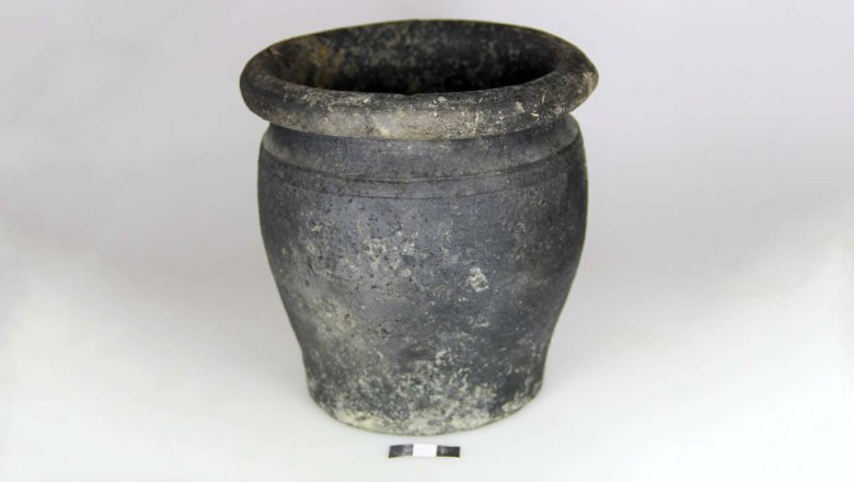 Late medieval pot found in the cave, © Landessammlungen Niederösterreich, MA-1239