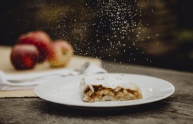 Hausgemachter Apfelstrudel, © Niederösterreich Werbung/Sophie Menegaldo