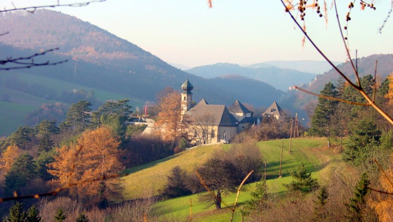 Herbstlicher Anblick Burg Neuhaus, © Verein Burg Neuhaus