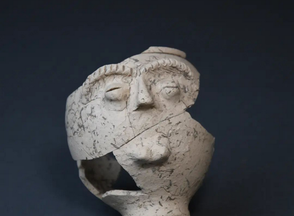 Ceramic face pot from the Roman civilian settlement, Mautern, © ASINOE GmbH