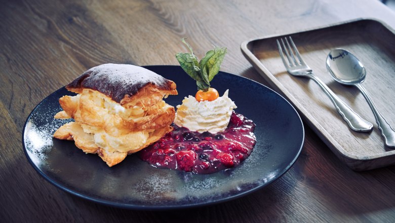 House cream slice with berry roaster, © Niederösterreich Werbung/Andreas Hofer