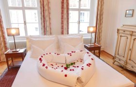 Romantik pur in der Luxus Suite, © Schlosshotel Mailberg