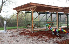 Rastplatz, schattenspendende Pergola, © Hans Kopitz