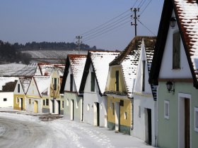 Kellergasse Falkenstein im Winter, © Weinviertel Tourismus / Mandl