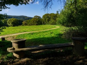 Rastplatz am Bach, © Gottfried Grossinger