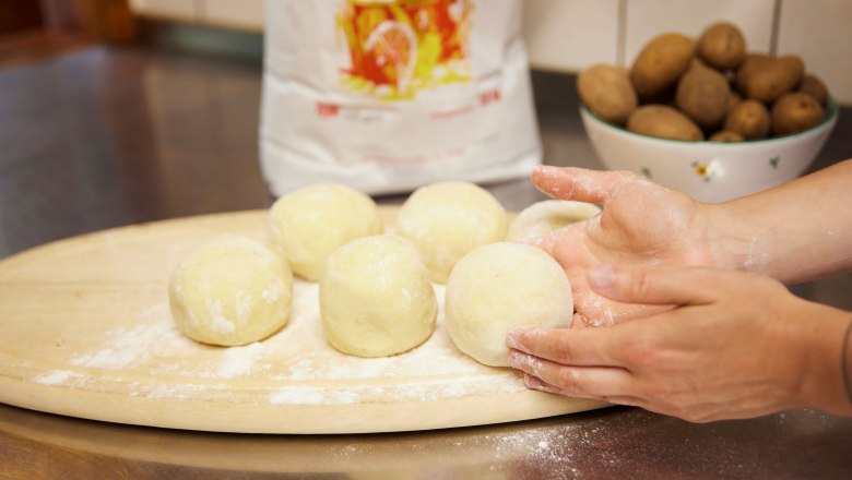 Handgemachte Knödel, © Ben Leitner