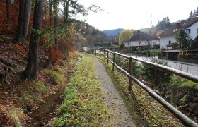 Promenade entlang des Laabaches, © Wienerwald